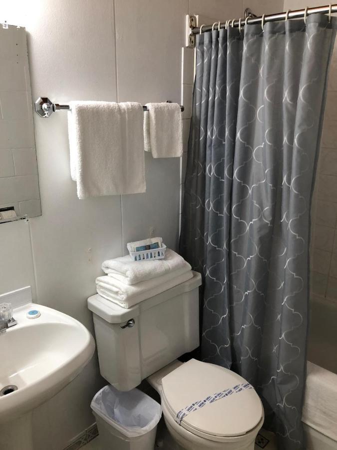 Pines Motel 시카무스 외부 사진