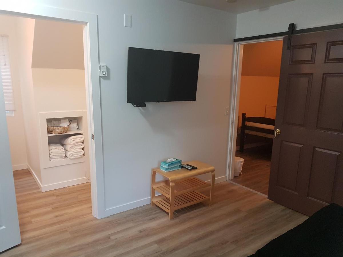 Pines Motel 시카무스 외부 사진