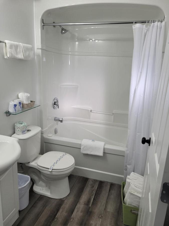 Pines Motel 시카무스 외부 사진