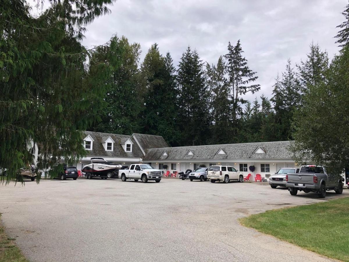 Pines Motel 시카무스 외부 사진